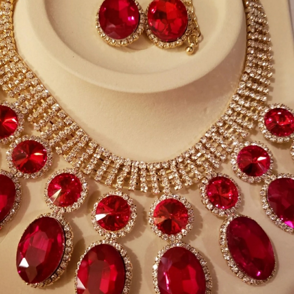 Red Ruby Rhinestone Necklace Set - Picture 4 of 12